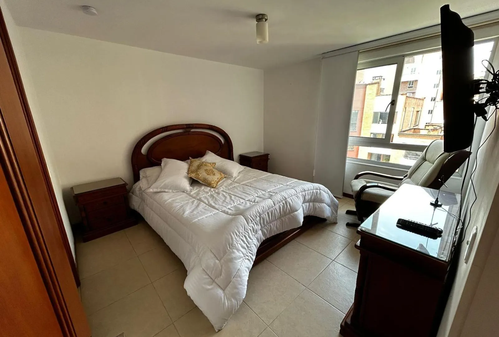 Bright And Modern Medellin Apartment 0*,  Colômbia