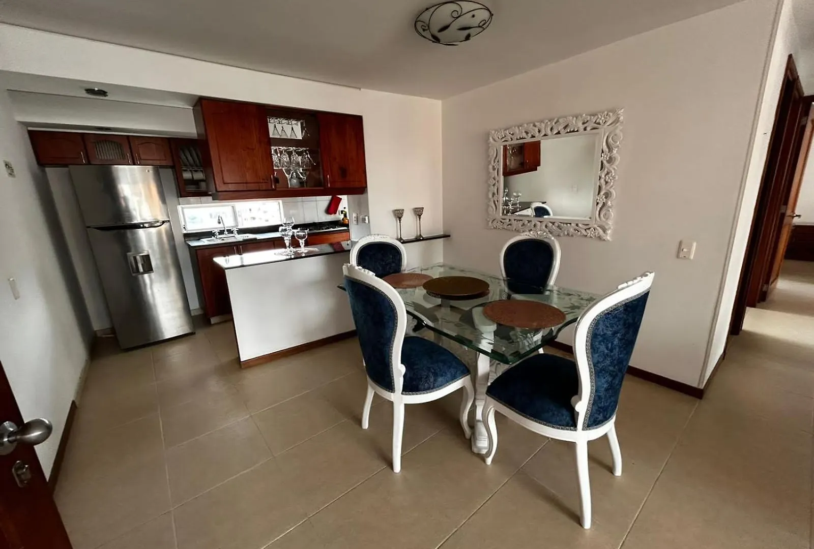 Bright And Modern Medellin Apartment Colômbia