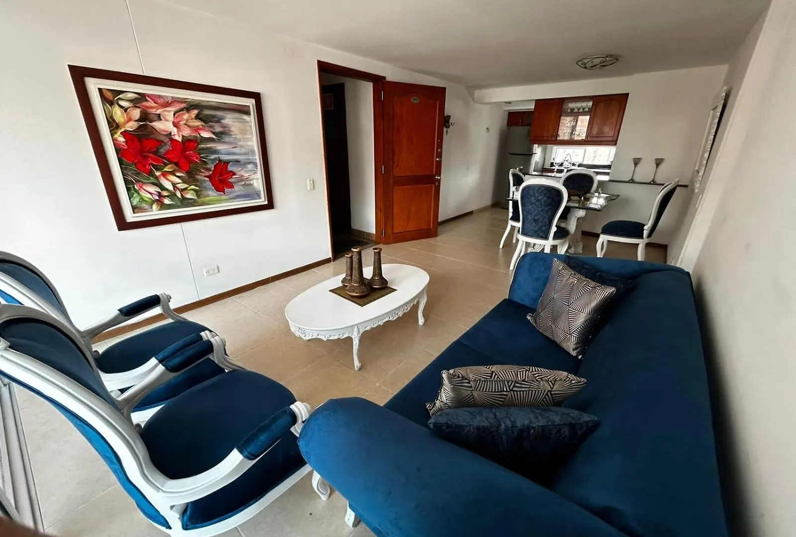 Bright And Modern Medellin Apartment Colômbia